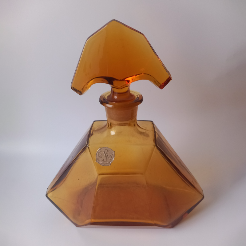 komplet do likieru art deco hermanova hut Podłużna szklana taca w kolorze bursztynowym, styl modernistyczny.