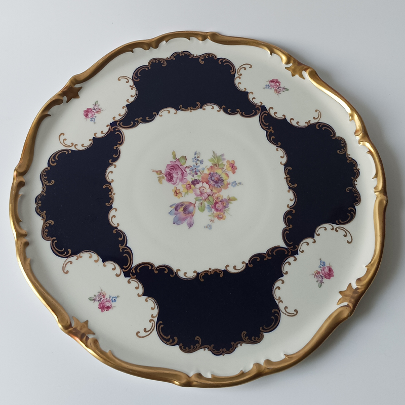 duża patera reichenbach 30 cm Duża patera porcelanowa Reichenbach Echt Kobalt ze złoceniami i motywem kwiatowym.
