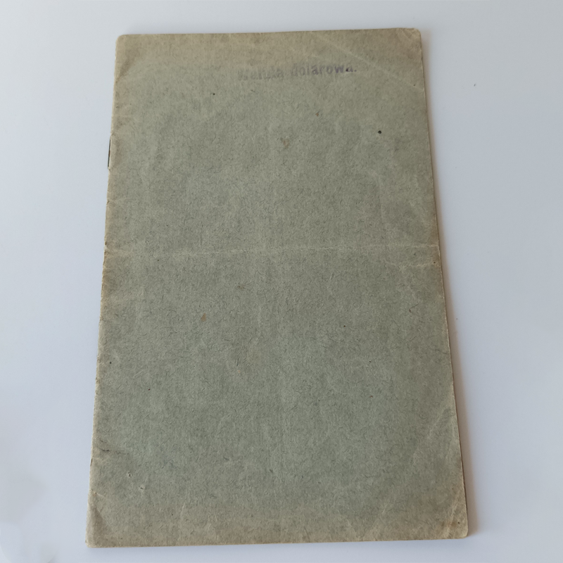 Książeczka "Waluta Dolarowa" (1928 r.) – Kasa Oszczędności Stanisławów (II RP Kresy) Tył starej książeczki oszczędnościowej z widocznym u góry stemplem o treści Waluta dolarowa.