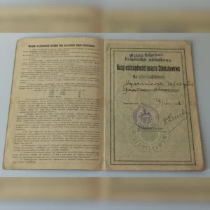 Wnętrze książeczki wkładkowej Kasy Oszczędności Miasta Stanisławowa wystawionej na nazwisko Władysław Krasniorski w 1928 roku, waluta dolarowa.