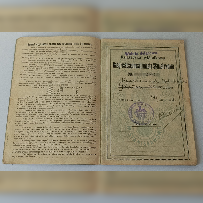 Strona Główna Wnętrze książeczki wkładkowej Kasy Oszczędności Miasta Stanisławowa wystawionej na nazwisko Władysław Krasniorski w 1928 roku, waluta dolarowa.